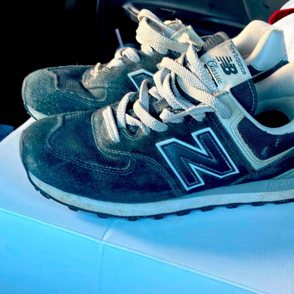 Used Black and white 574 new balance